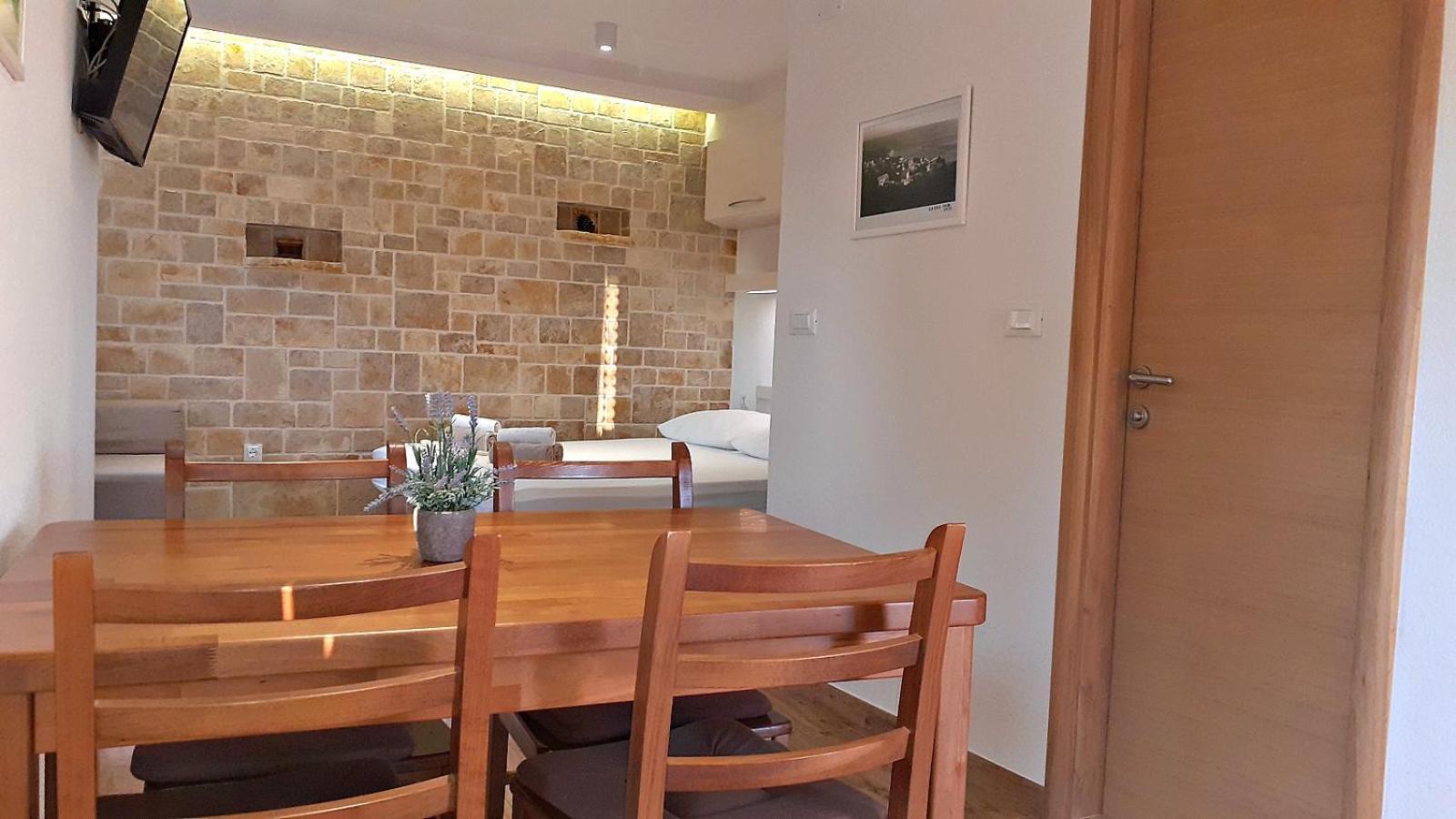 Deluxe Stone House Bonaca Appartement Baška Voda Kamer foto