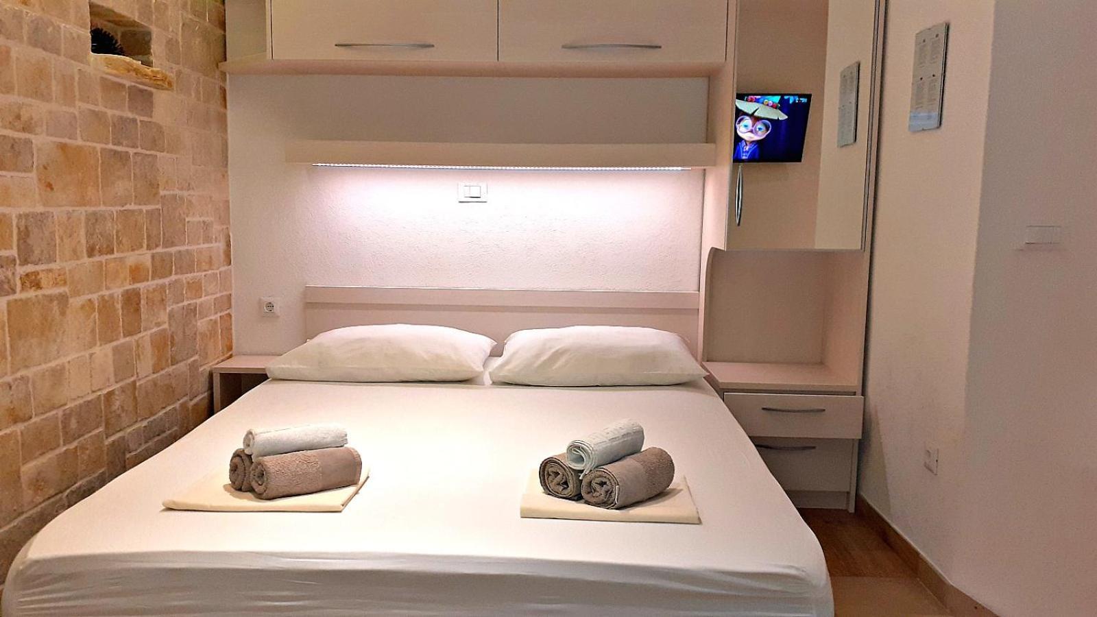 Deluxe Stone House Bonaca Appartement Baška Voda Kamer foto